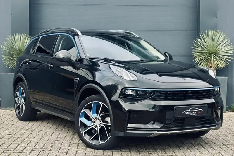 Lynk & Co 01 (2023)