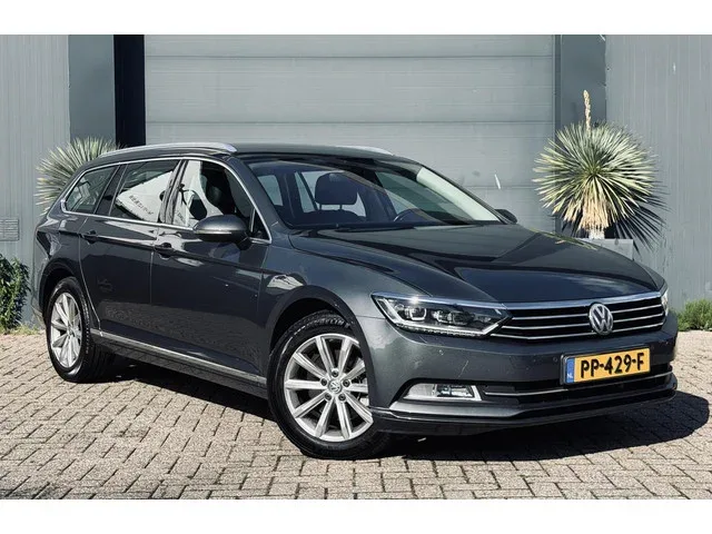 Volkswagen Passat (2015) — foto 1