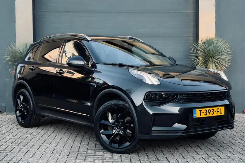 Lynk & Co 01 (2023)