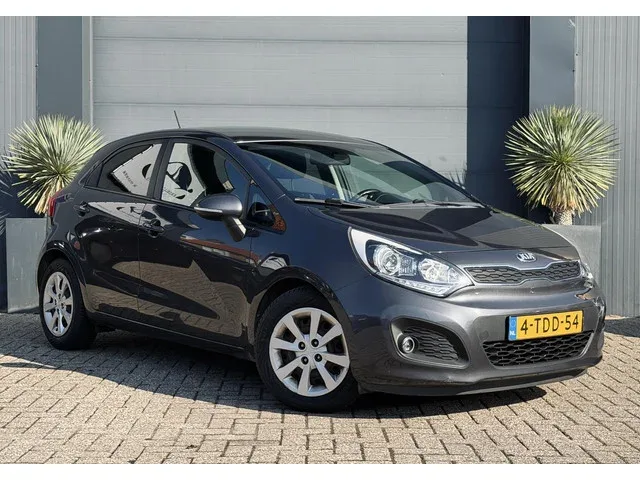 Kia Rio (2014) — foto 1