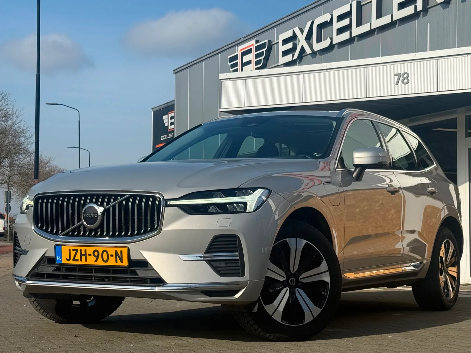 Volvo XC60 (2023) — foto 1