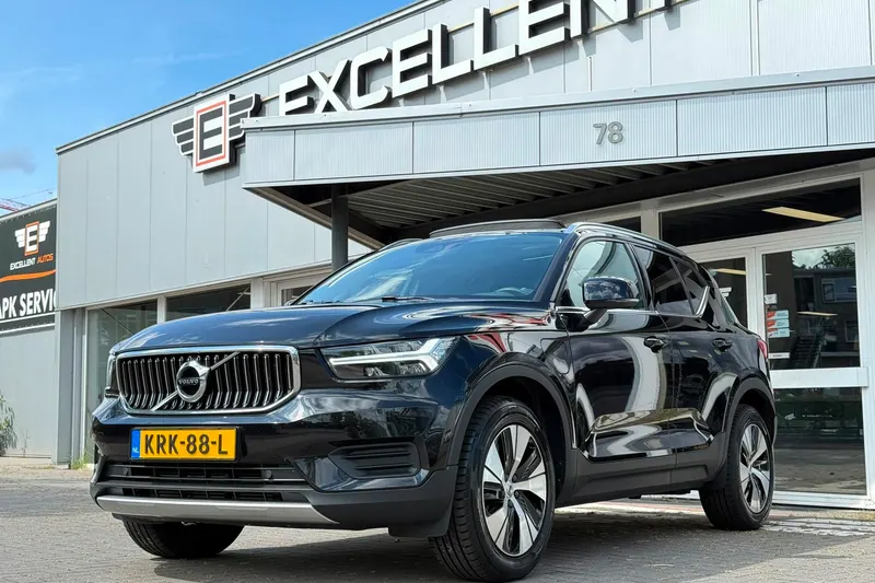 Volvo XC40 (2022)