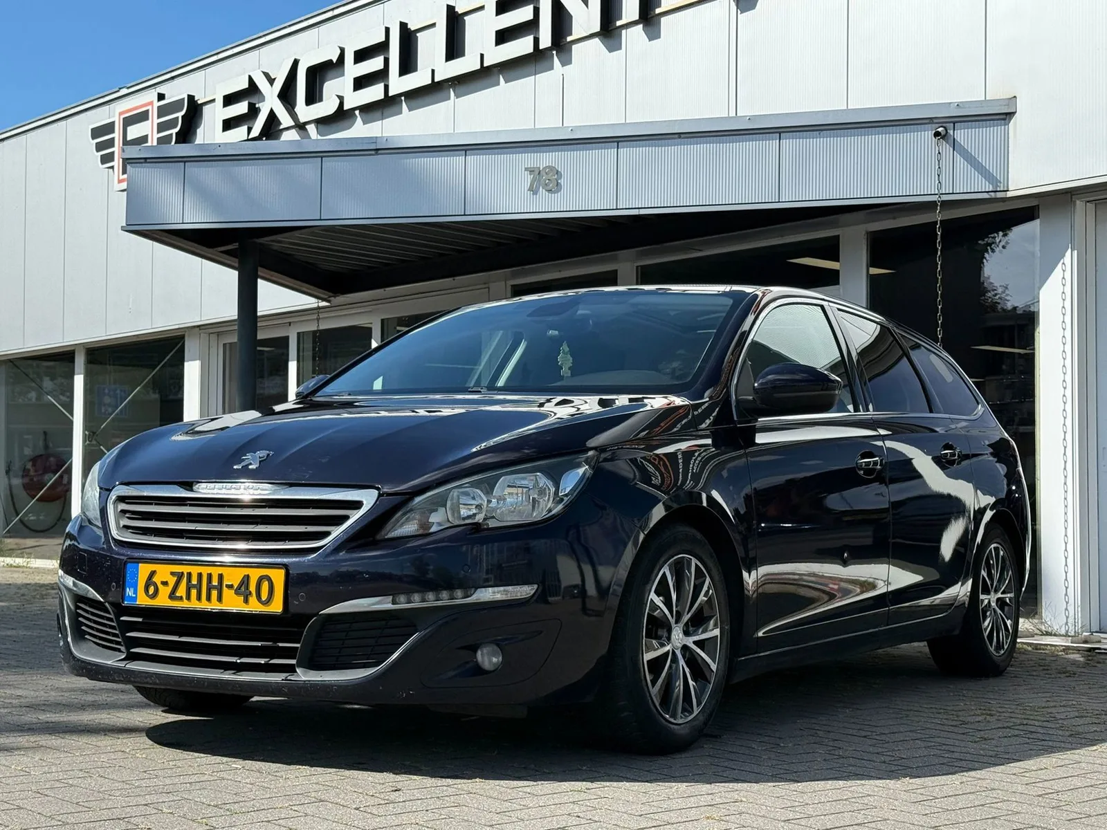 Peugeot 308 (2014) — foto 1