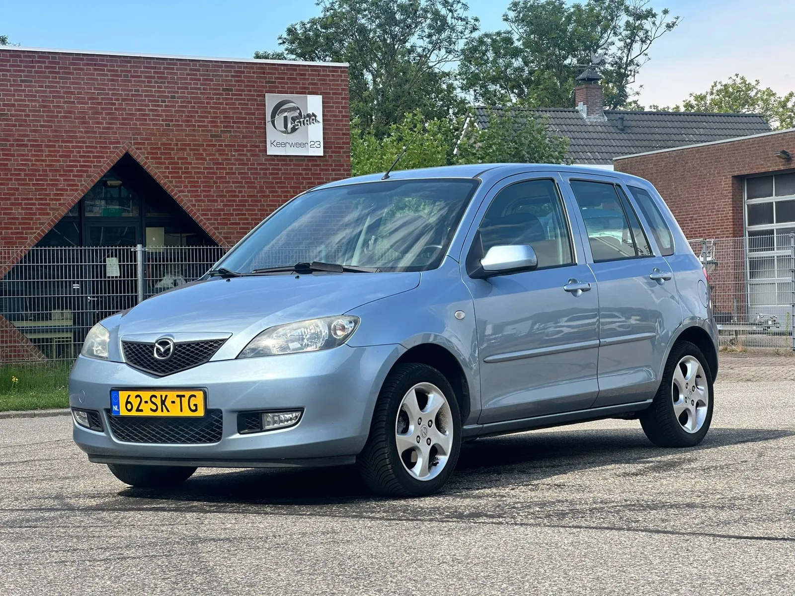 Mazda 2 (2006) — foto 1