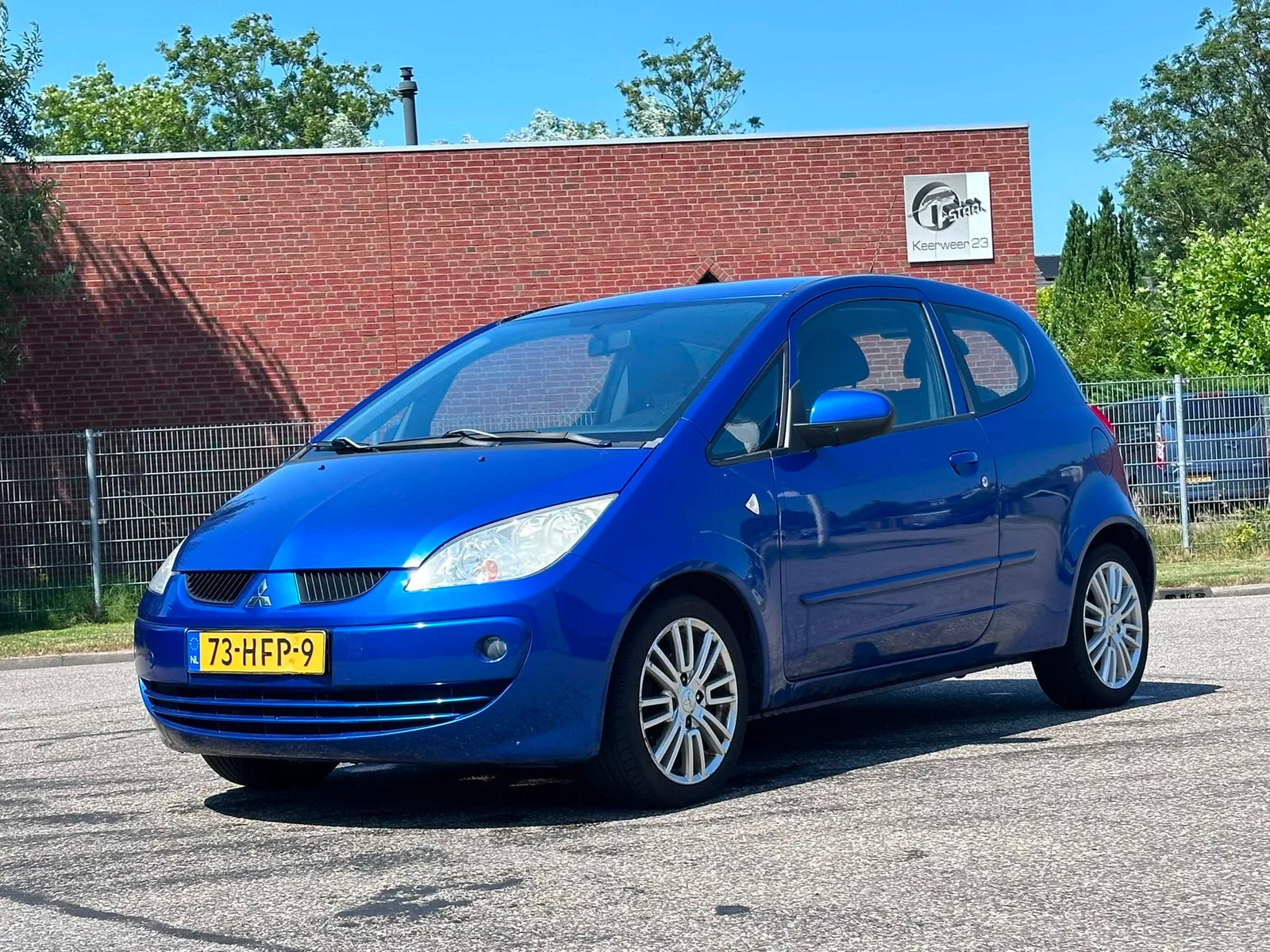 Mitsubishi Colt (2008) — foto 1