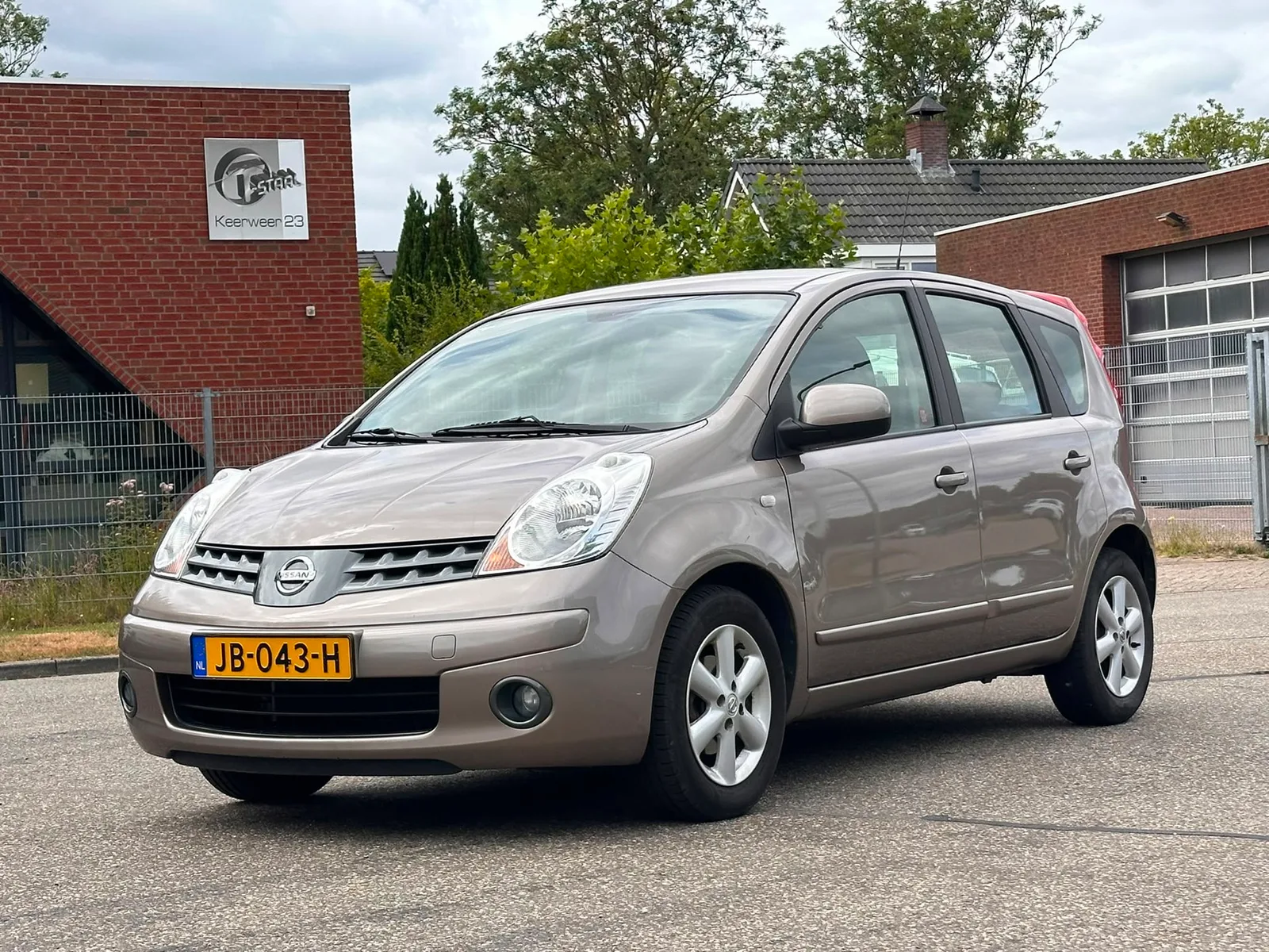 Nissan Note (2008) — foto 1
