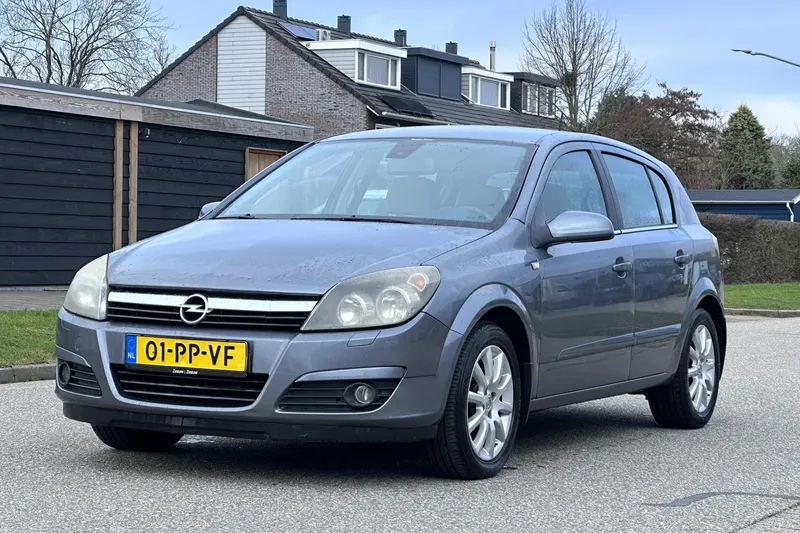 Opel Astra (2004)