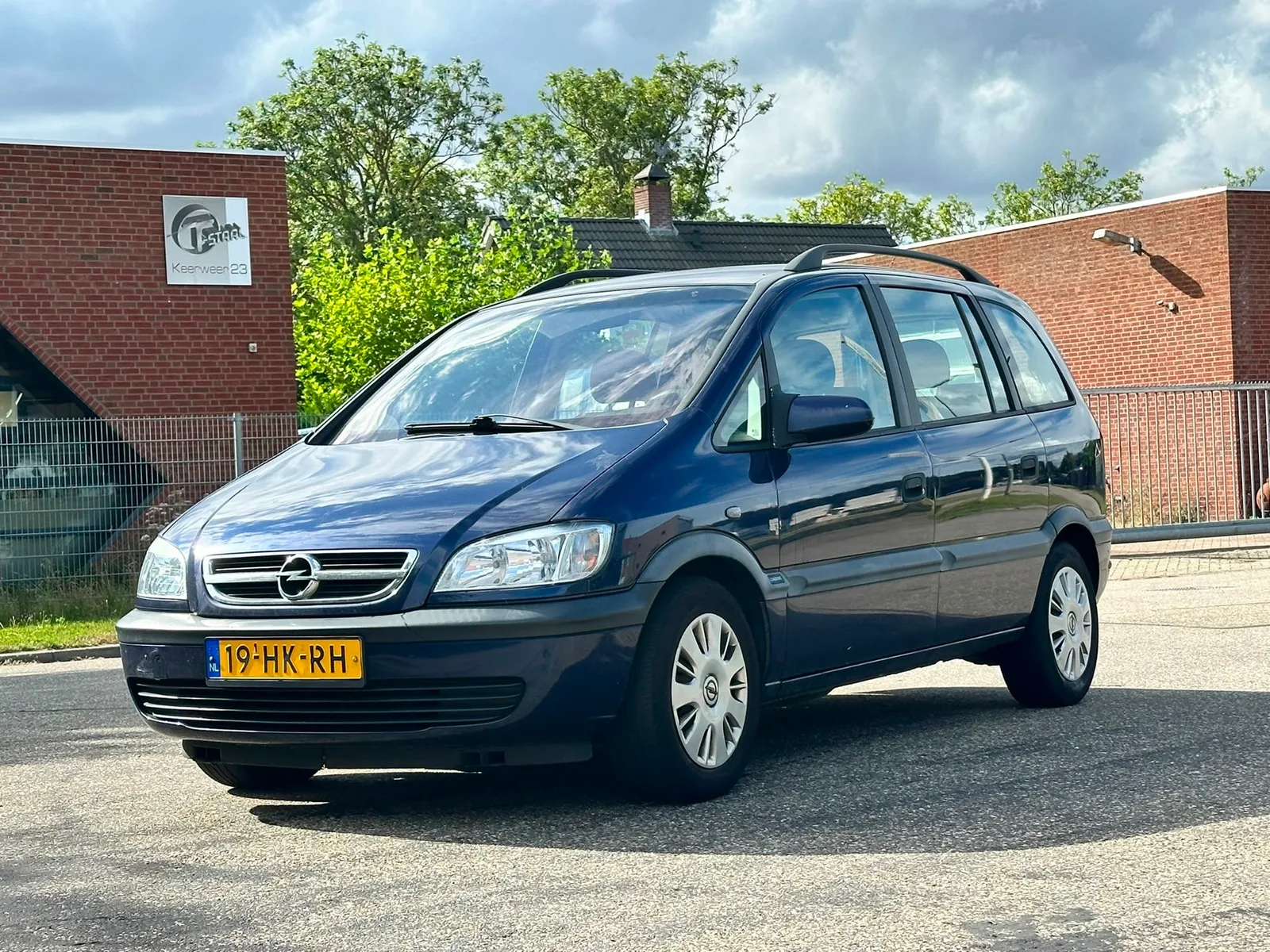 Opel Zafira (2001) — foto 1