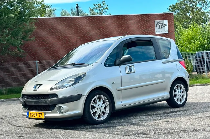 Peugeot 1007 (2006)