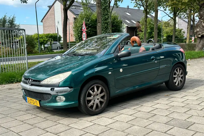 Peugeot 206 (2003)
