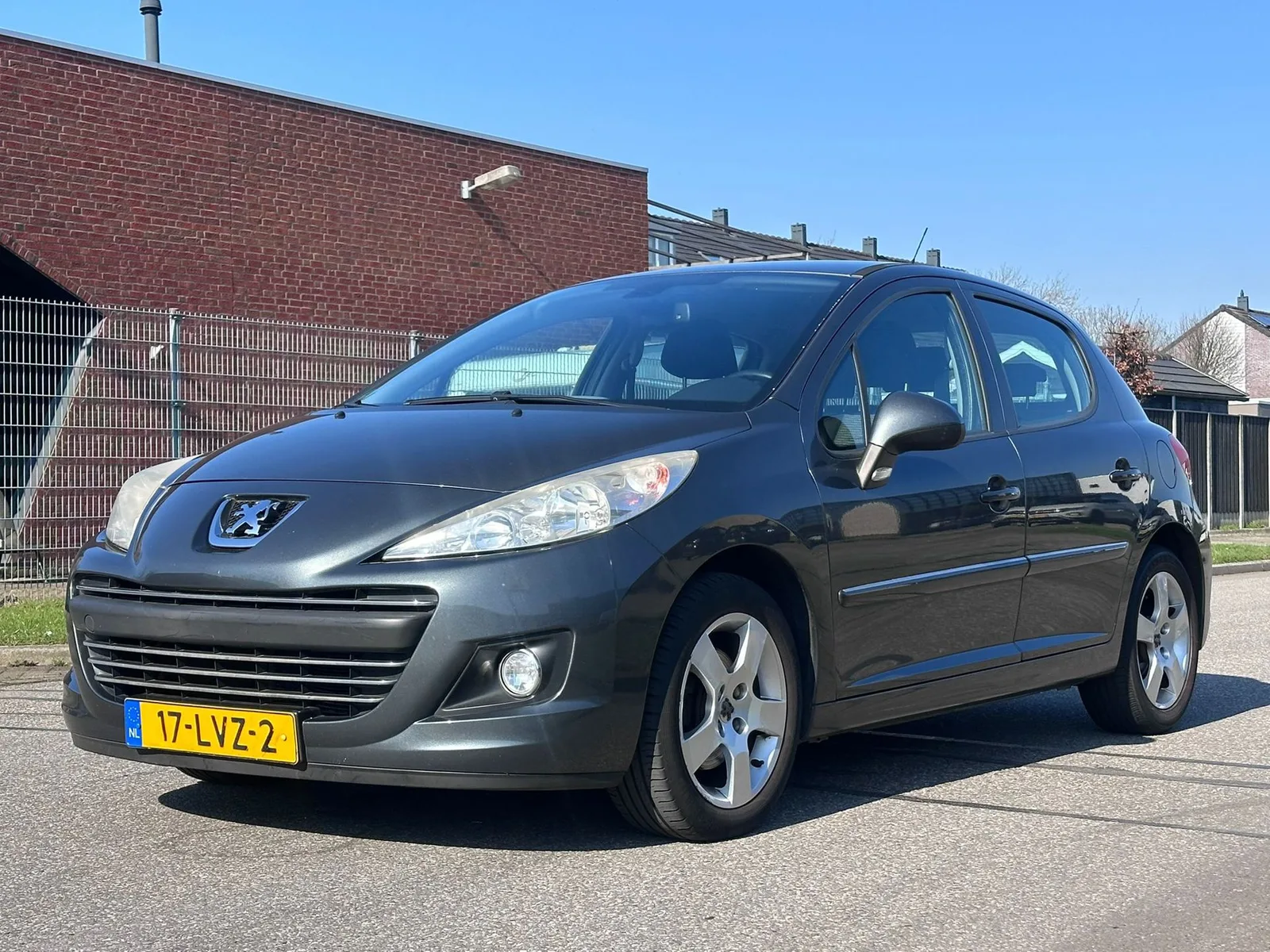 Peugeot 207 (2010) — foto 1