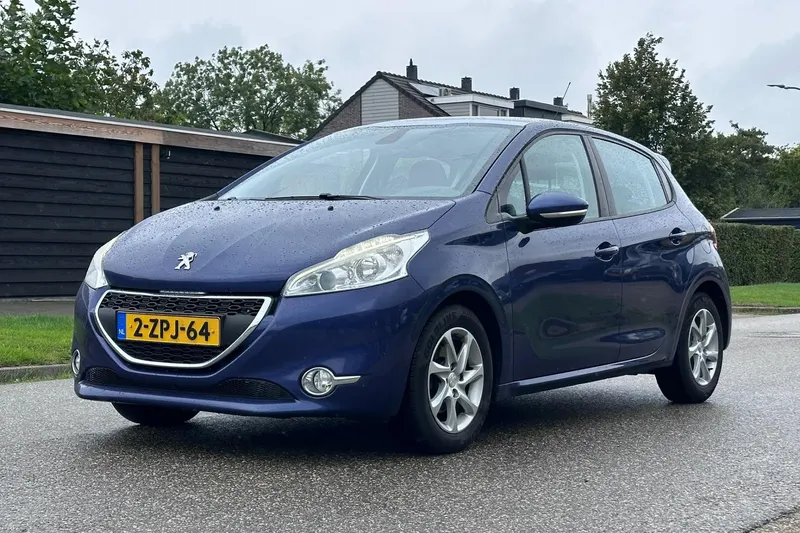 Peugeot 208 (2014)