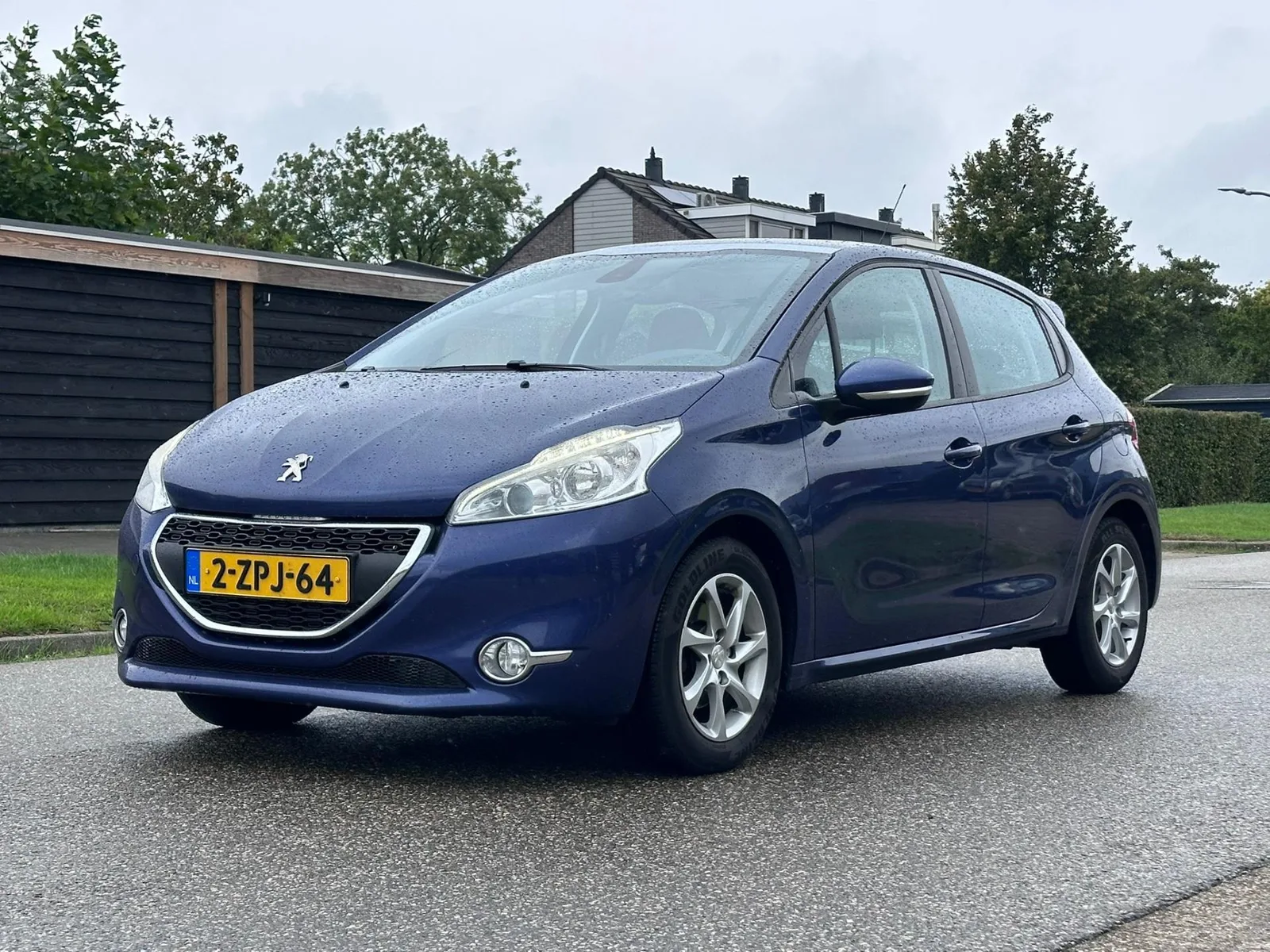 Peugeot 208 (2014) — foto 1