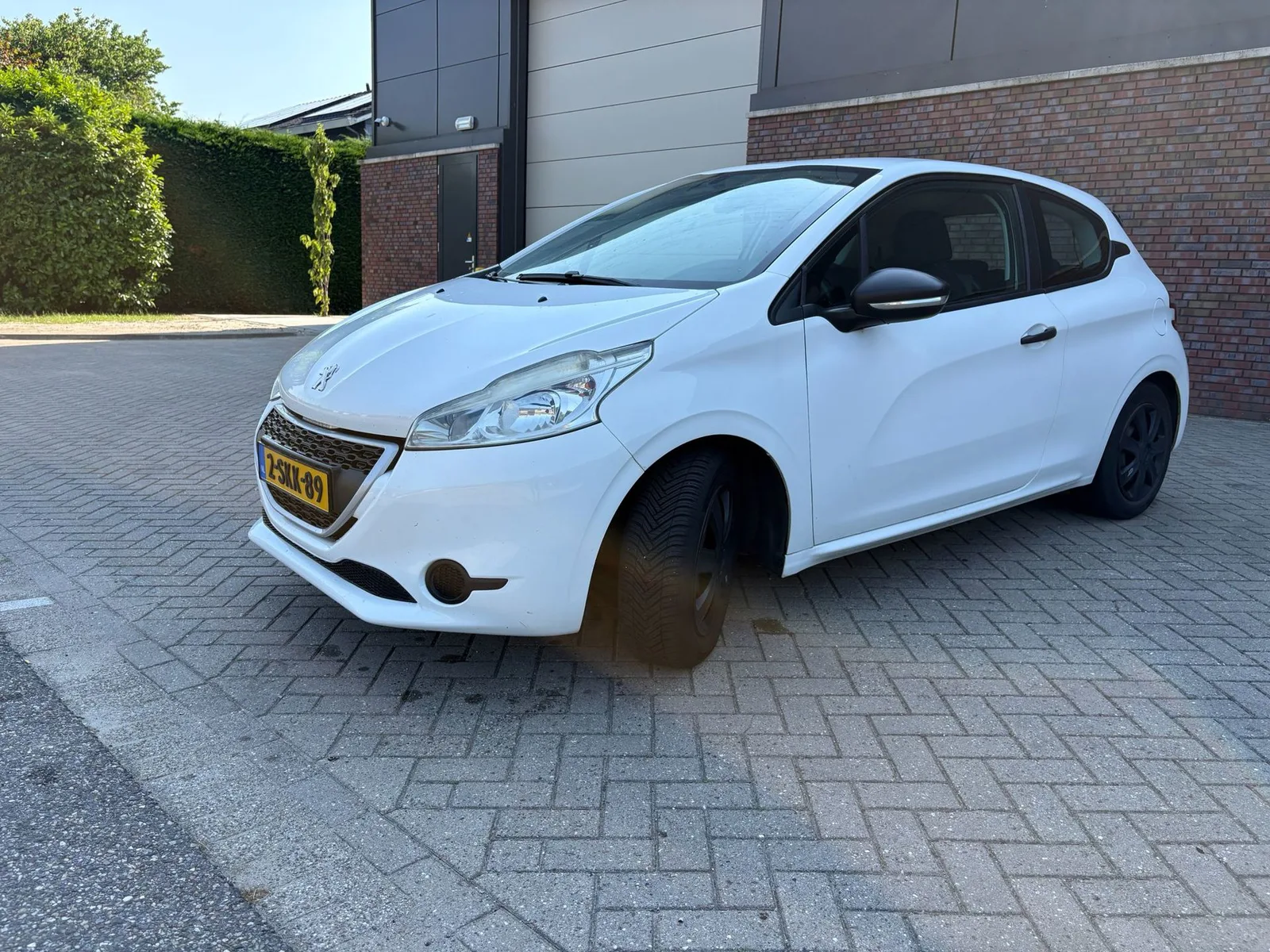 Peugeot 208 (2013) — foto 1