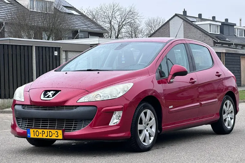 Peugeot 308 (2011)