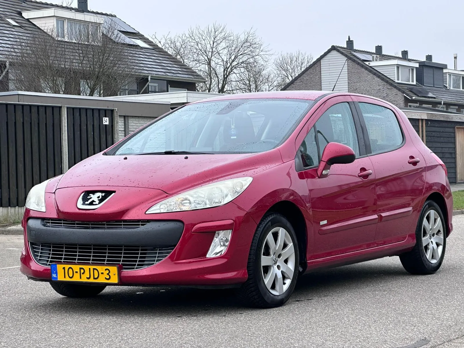 Peugeot 308 (2011) — foto 1