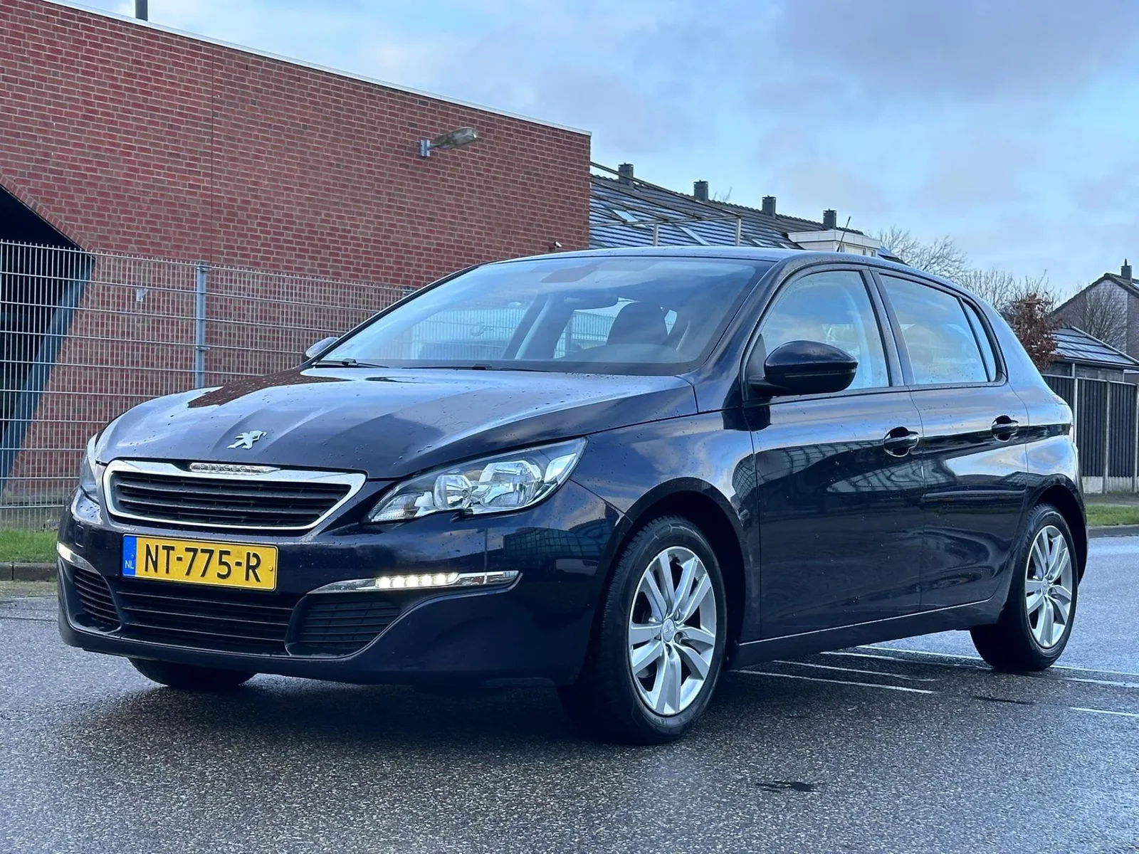 Peugeot 308 (2017) — foto 1