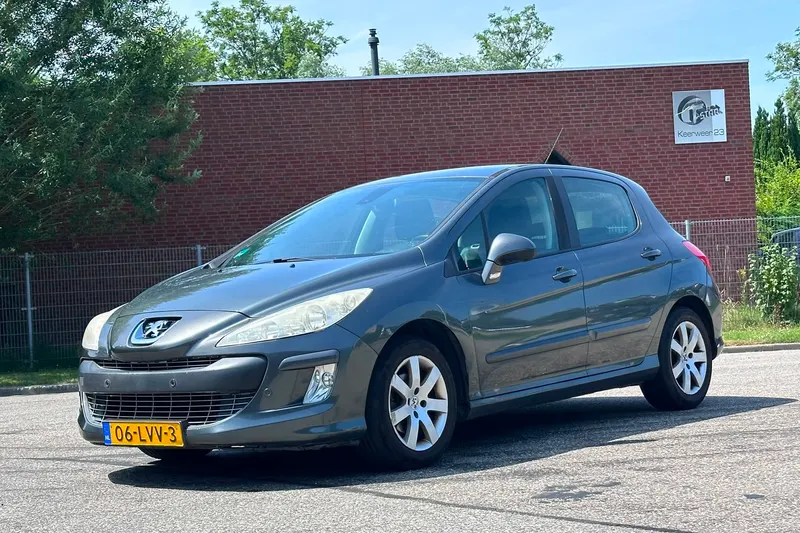 Peugeot 308 (2010)