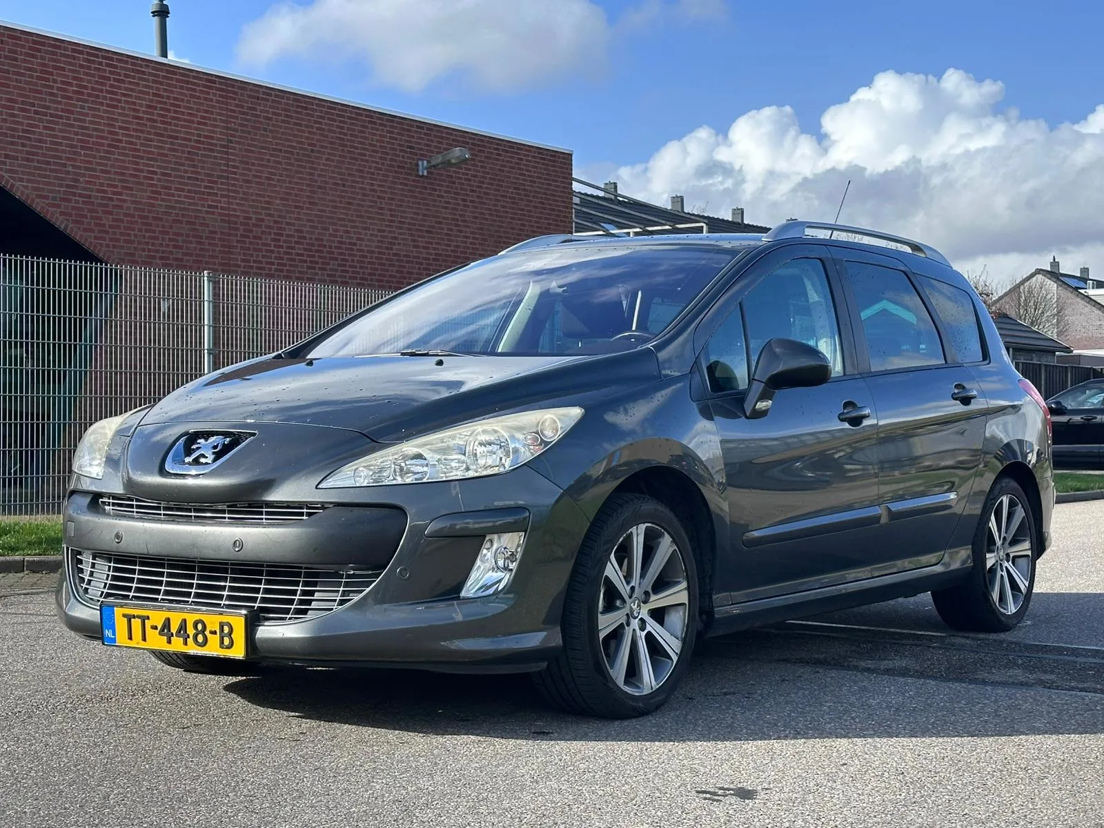 Peugeot 308 (2011) — foto 1