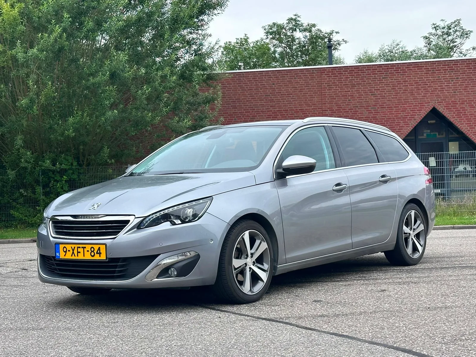 Peugeot 308 (2014) — foto 1