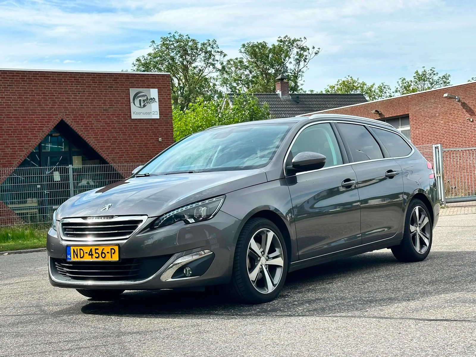 Peugeot 308 (2017) — foto 1