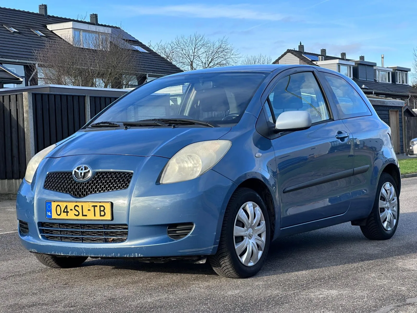 Toyota Yaris (2006) — foto 1