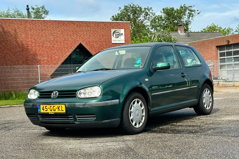 Volkswagen Golf (2000)