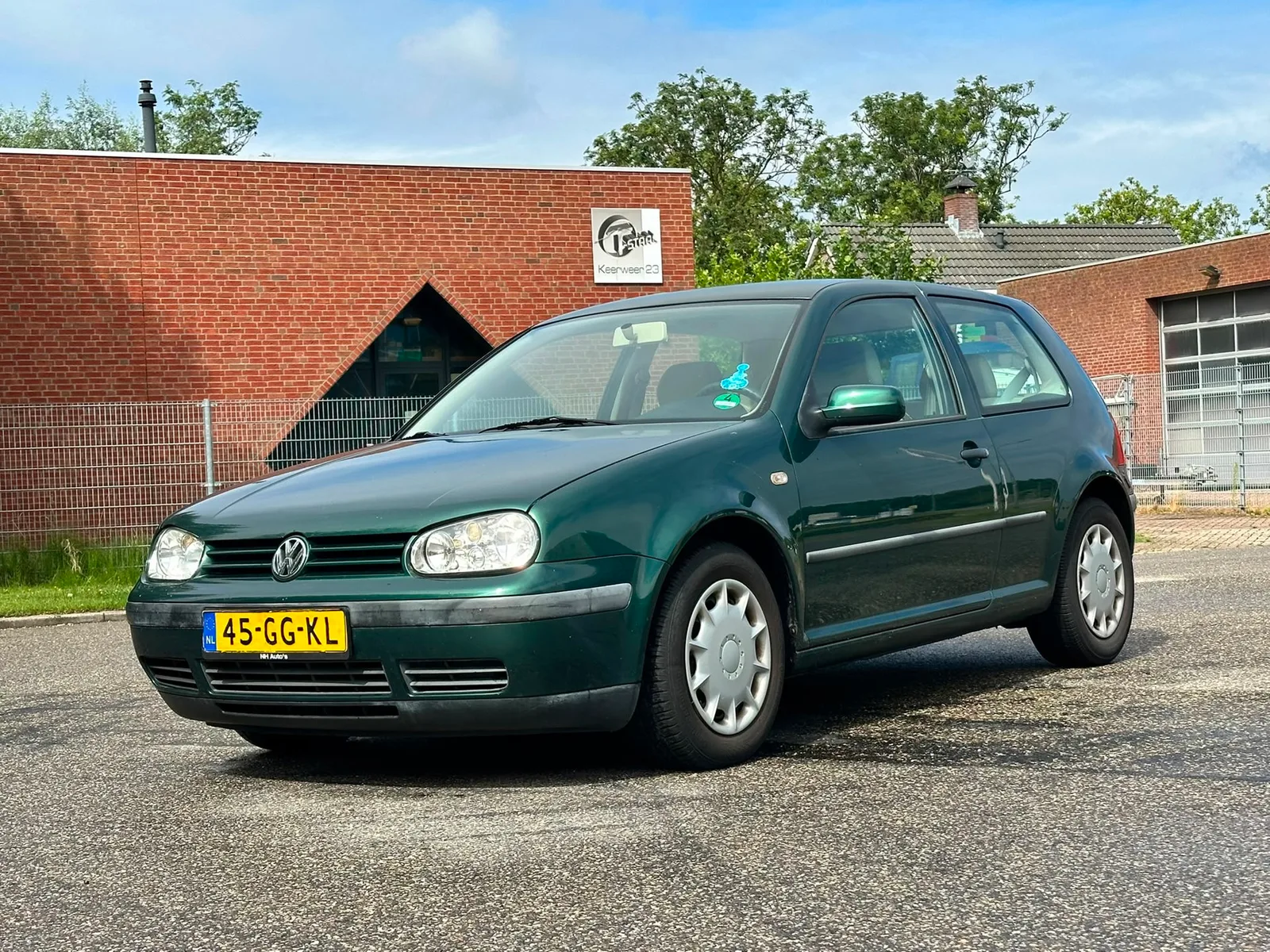 Volkswagen Golf (2000) — foto 1