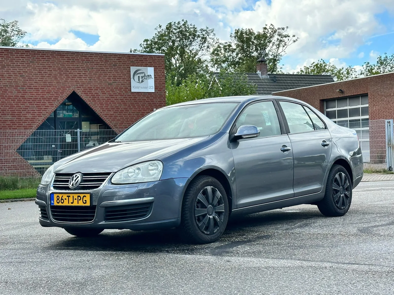Volkswagen Jetta (2006) — foto 1