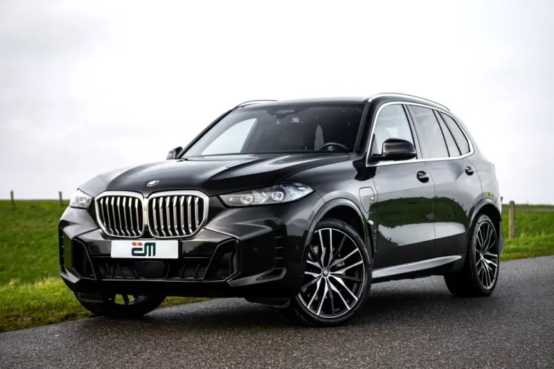 BMW X5 (2023)