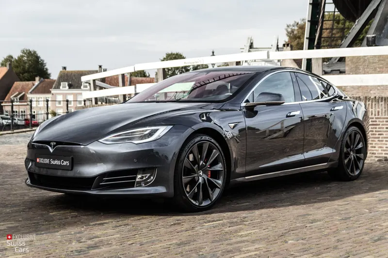 Tesla Model S (2019)