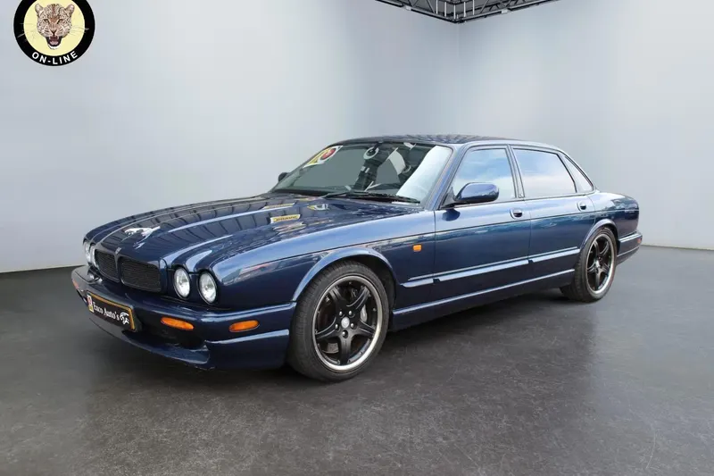 Jaguar XJR (2000)