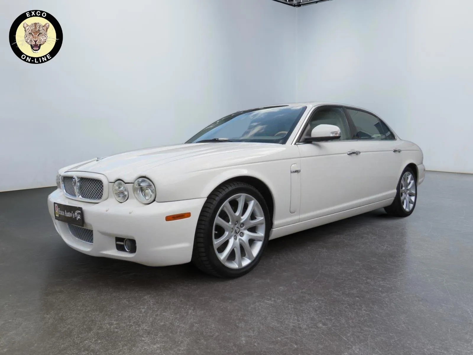 Jaguar XJ (2008) — foto 1