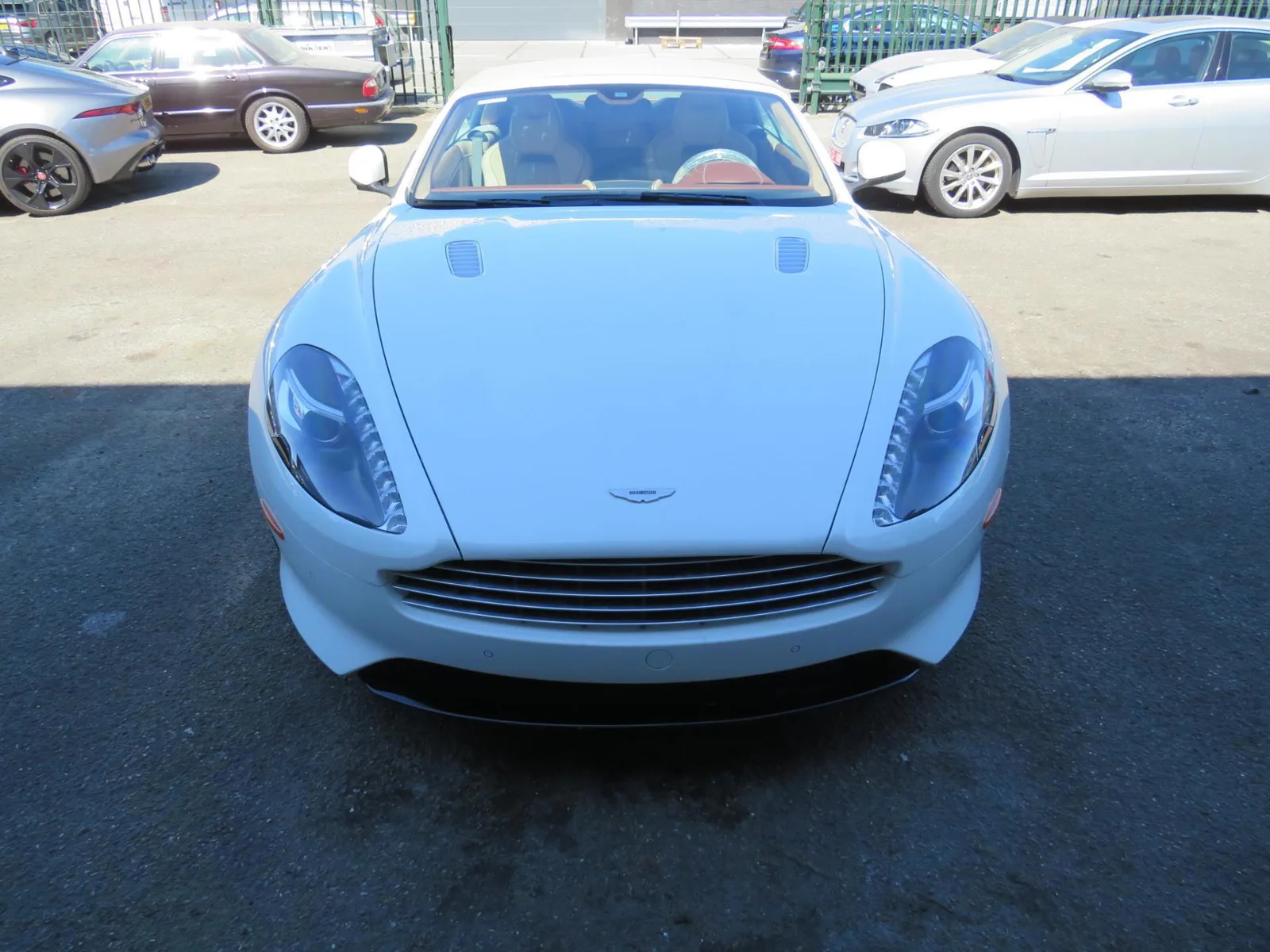 Aston Martin DB9 (2016) — foto 1
