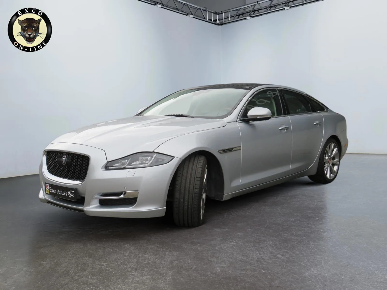 Jaguar XJ (2019) — foto 1