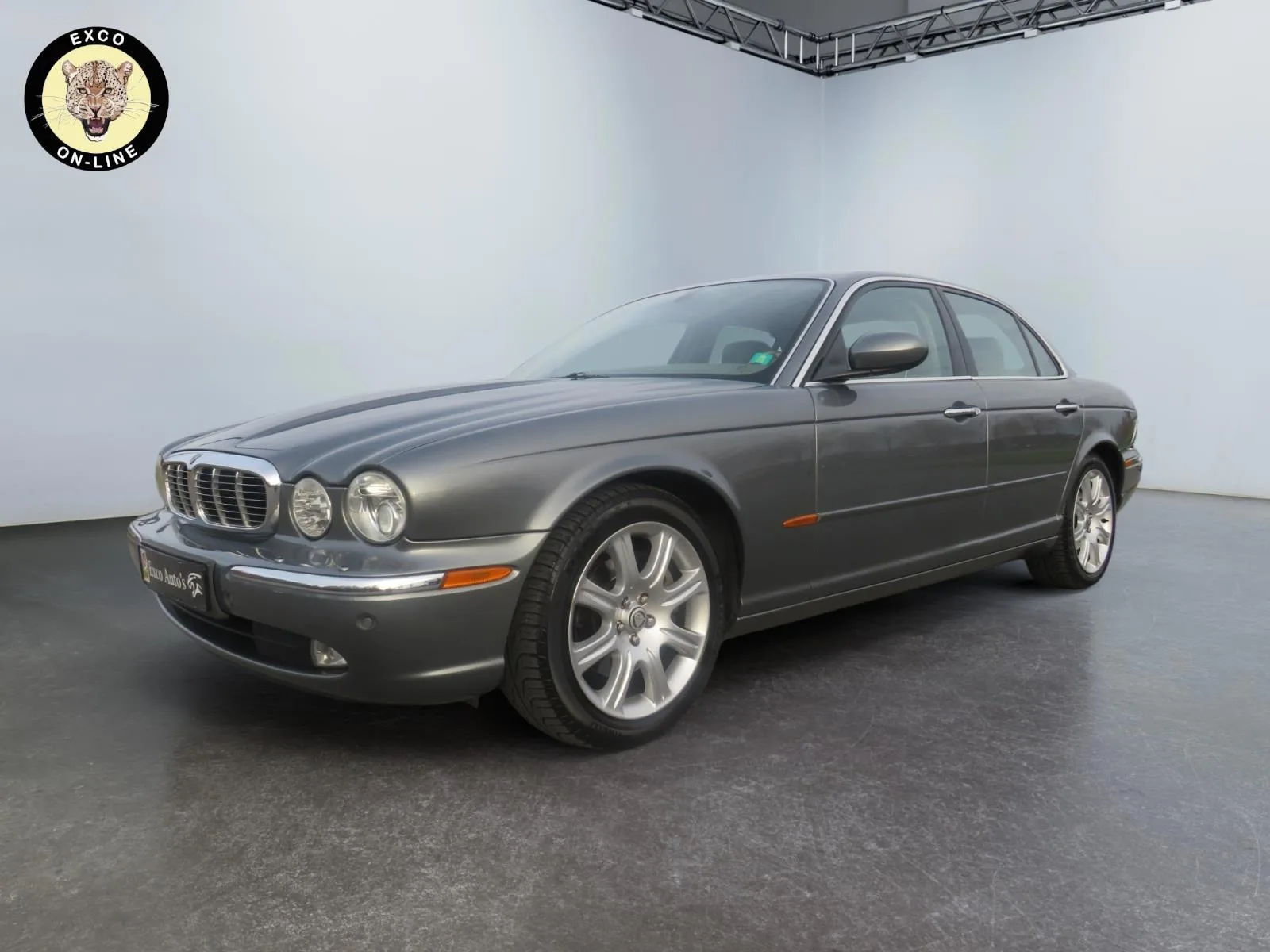 Jaguar XJ (2004) — foto 1