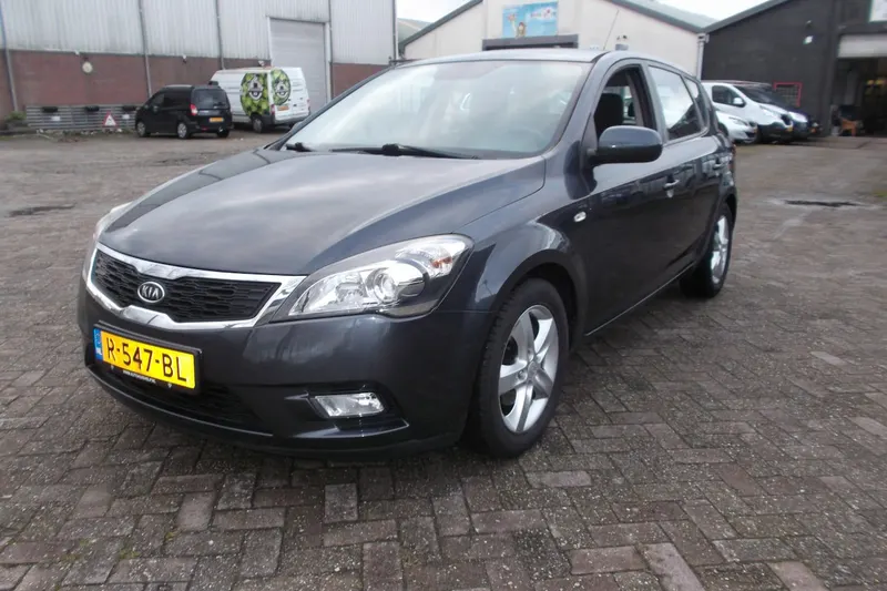 Kia Ceed (2012)