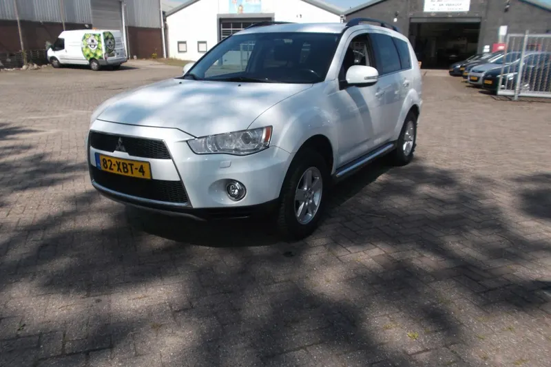 Mitsubishi Outlander (2012)