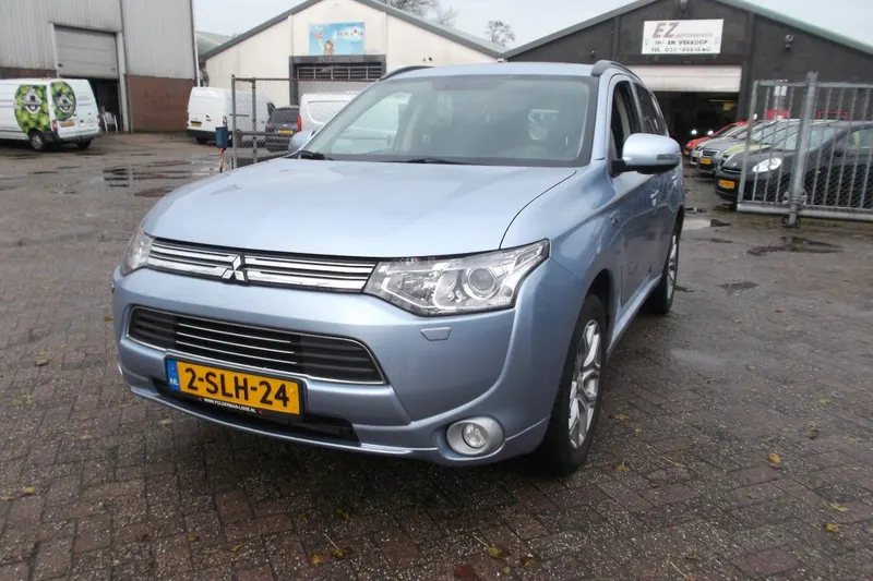 Mitsubishi Outlander (2013)