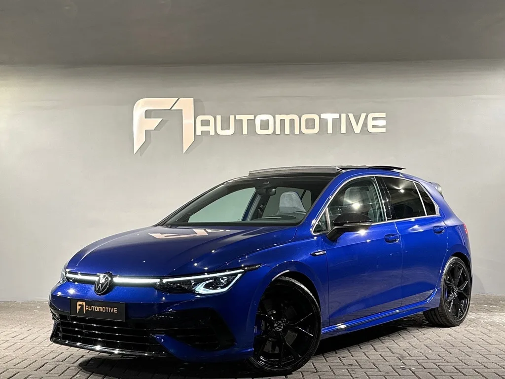 Volkswagen Golf (2024) — foto 1