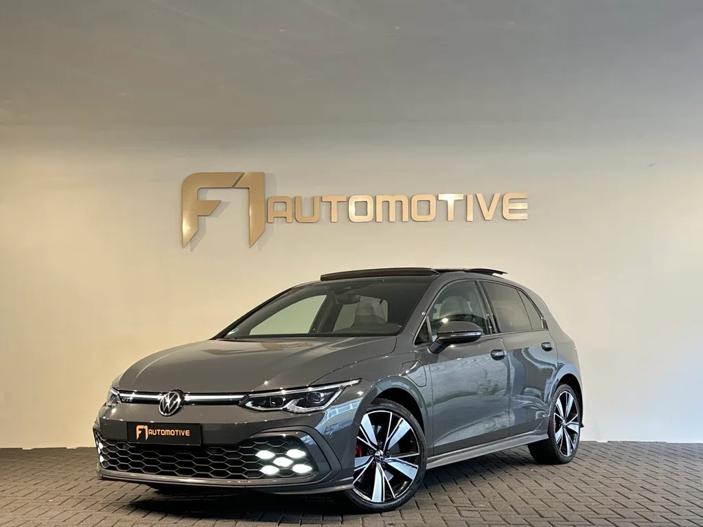 Volkswagen Golf (2020) — foto 1
