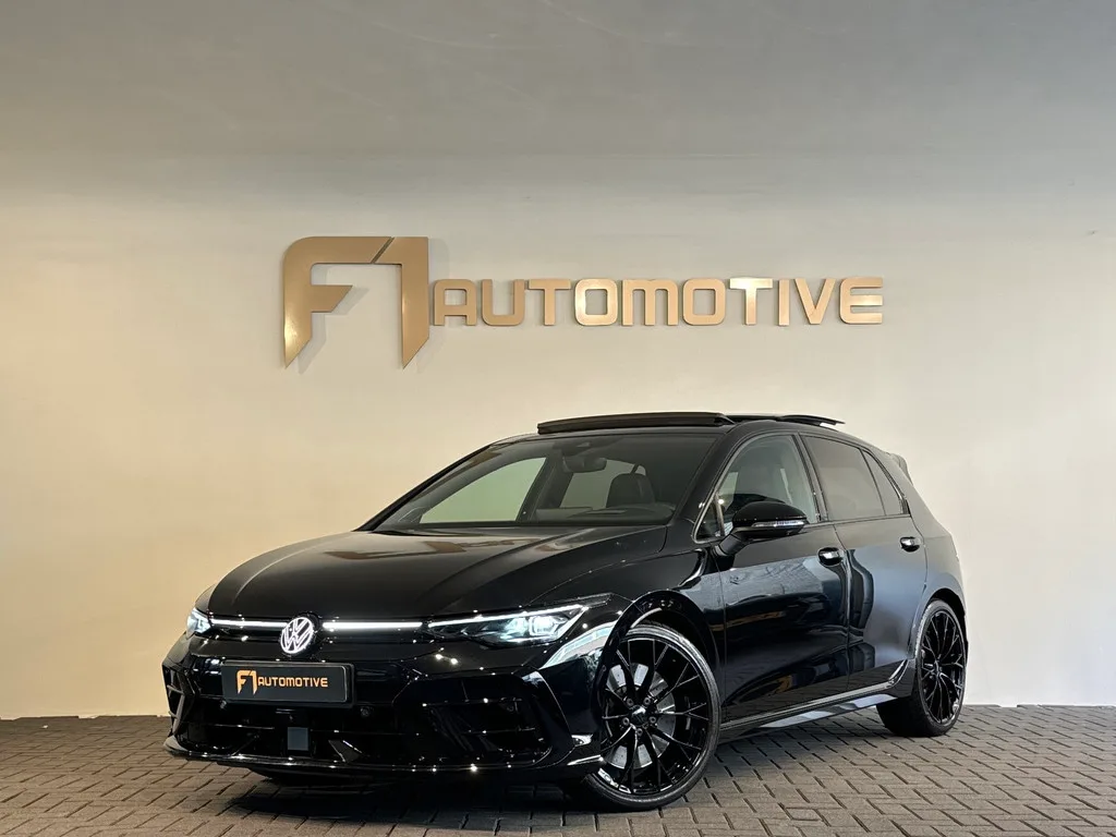 Volkswagen Golf (2024) — foto 1