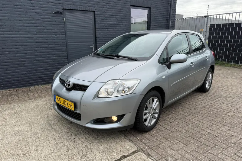Toyota Auris (2009)