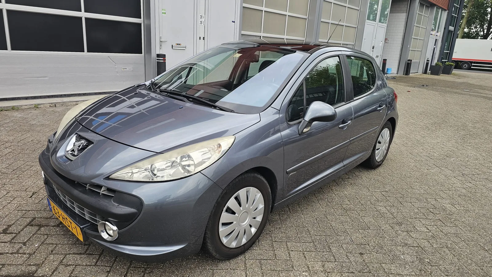 Peugeot 207 (2009) — foto 1
