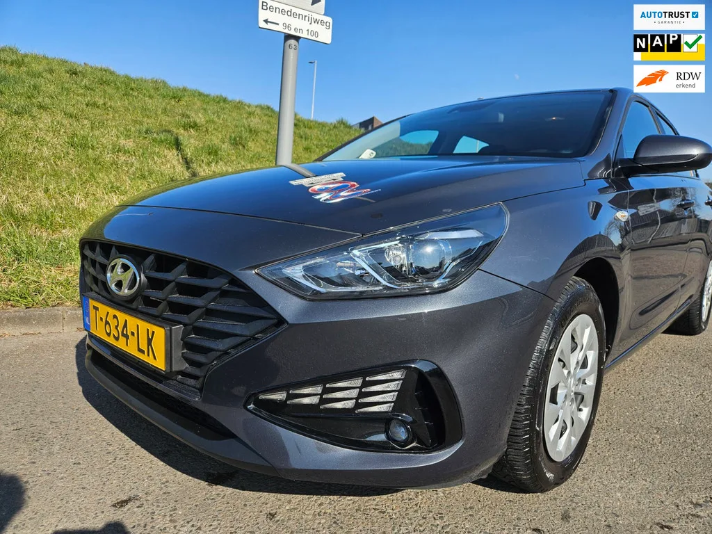 Hyundai i30 (2022) — foto 1