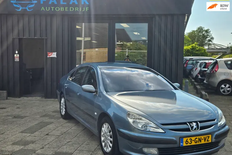Peugeot 607 (2001)