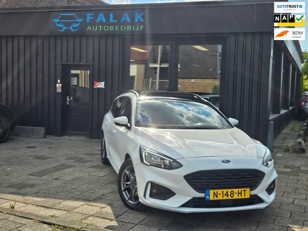 Ford Focus (2021) — foto 1