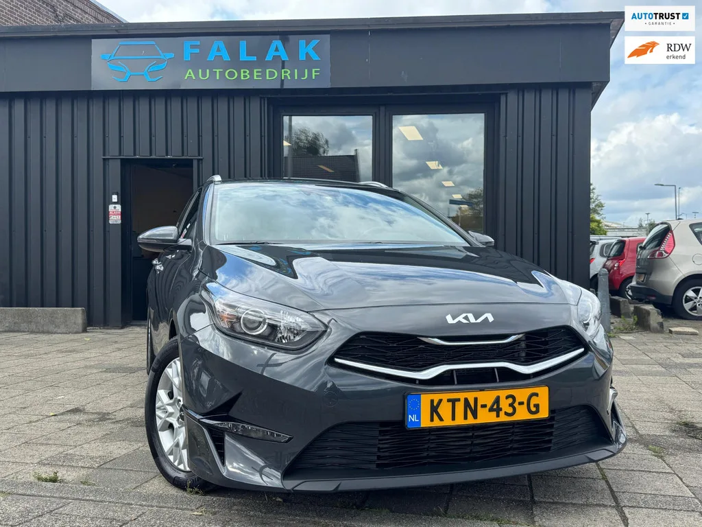 Kia Ceed (2024) — foto 1