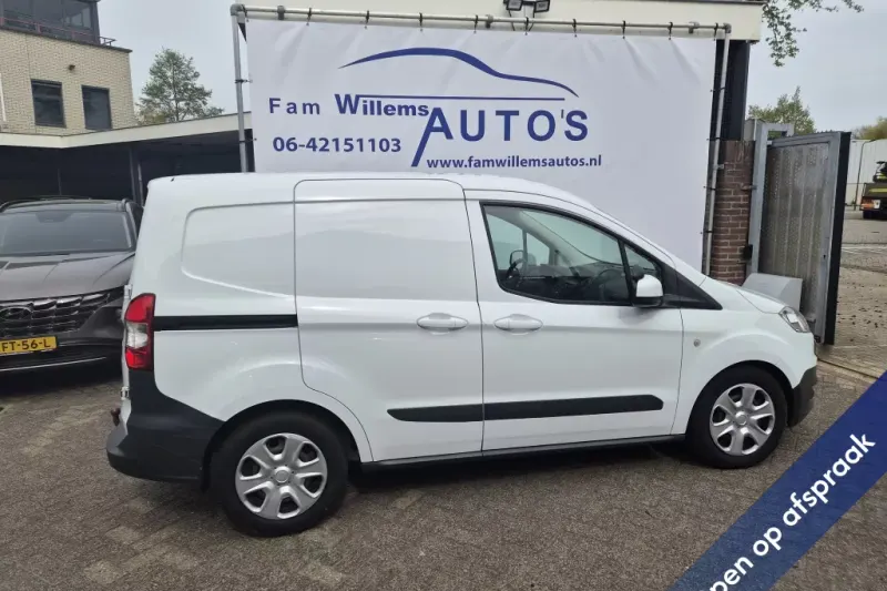 Ford Transit Courier (2016)