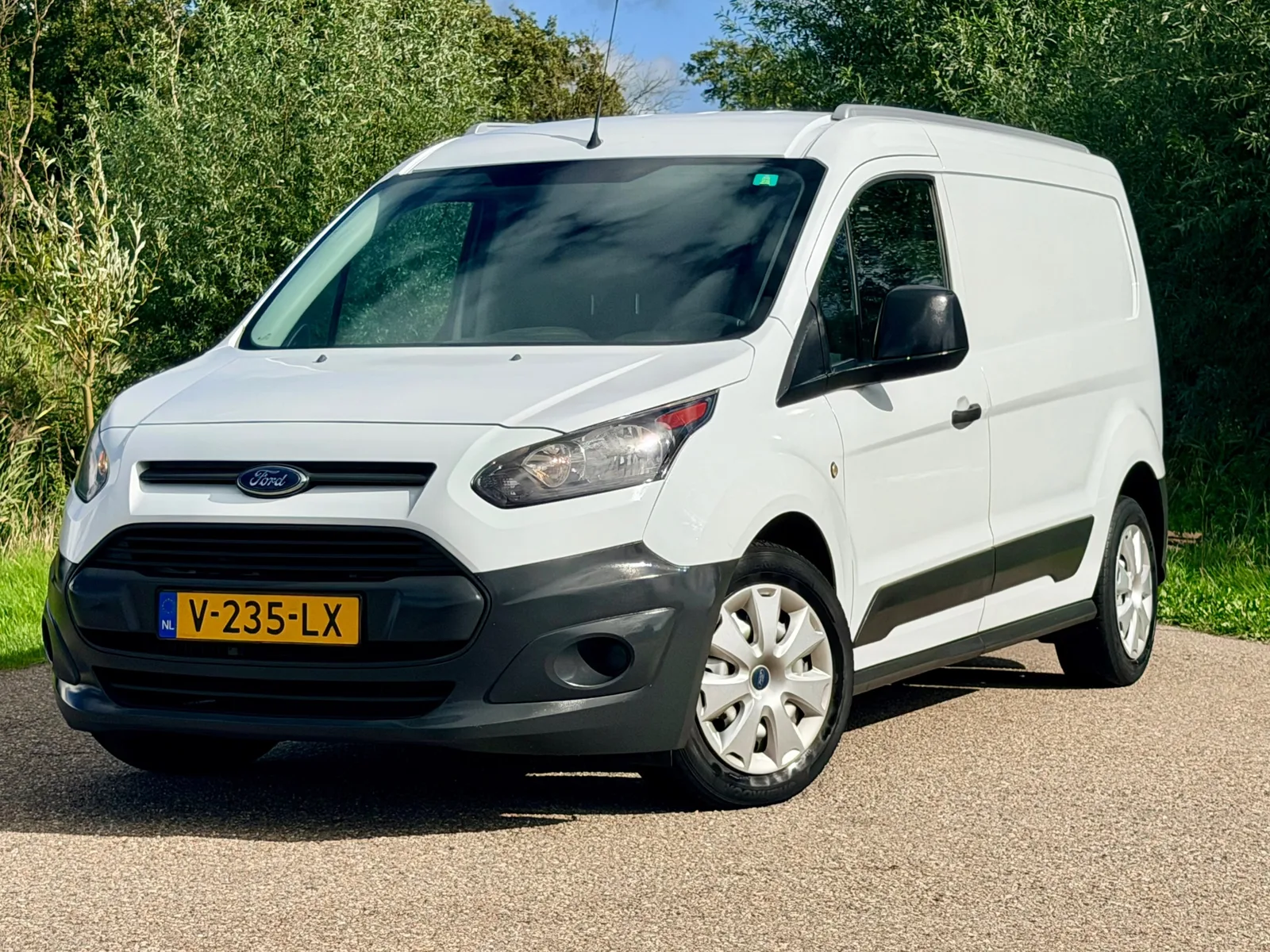 Ford Transit Connect (2018) — foto 1